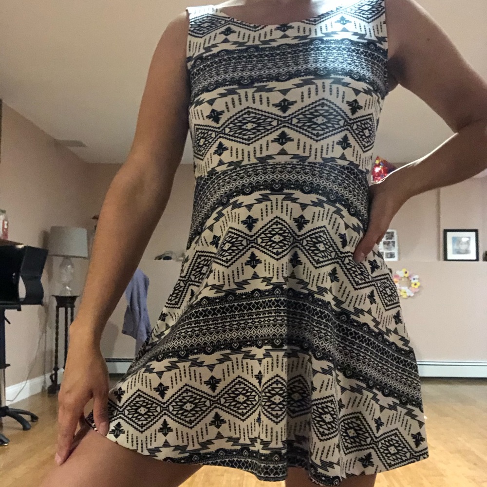 H&M Aztec dress - Picture 4 of 7